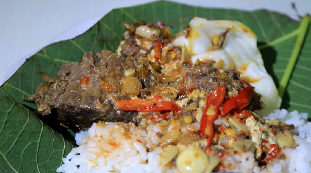 Nasi Jangkrik, Kuliner Penuh Sejarah di Sekitar Menara Kudus